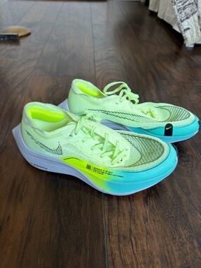Nike Women's Running Shoes in Volt & Teal